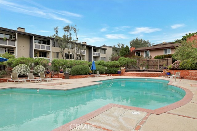 Detail Gallery Image 32 of 34 For 6405 Green Valley Cir #203,  Culver City,  CA 90230 - 3 Beds | 2 Baths