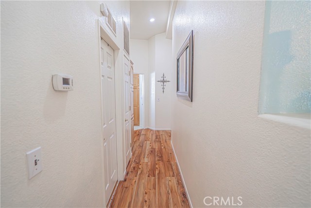 Detail Gallery Image 31 of 74 For 20164 Crestview Dr., Canyon Country,  CA 91351 - 3 Beds | 2 Baths