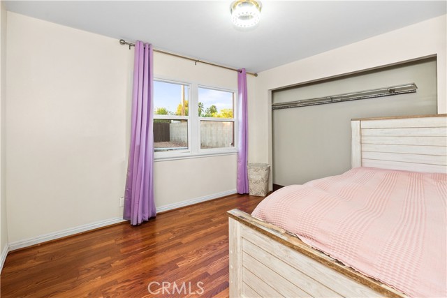 Detail Gallery Image 8 of 16 For 11377 Gaynor Ave, Granada Hills,  CA 91344 - 4 Beds | 2 Baths