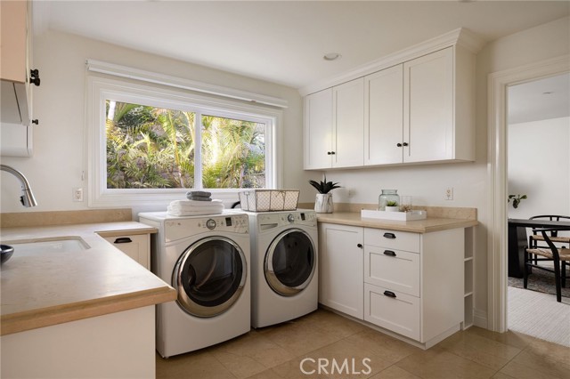 633 Rockford Road, Corona del Mar CA: https://media.crmls.org/medias/b486128f-3f34-47e2-8fe2-a4844d93822a.jpg