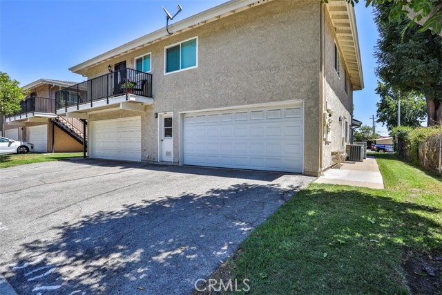3025 N White Avenue, La Verne CA: https://media.crmls.org/medias/b4864e9a-a5bb-46fb-a193-f596b2fe9c72.jpg