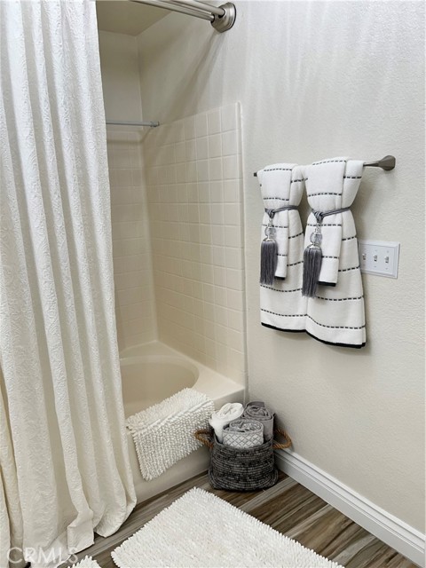 41410 Juniper Street, Murrieta CA: https://media.crmls.org/medias/b486b581-26a4-45c9-9ea4-6ceeee7bfe28.jpg