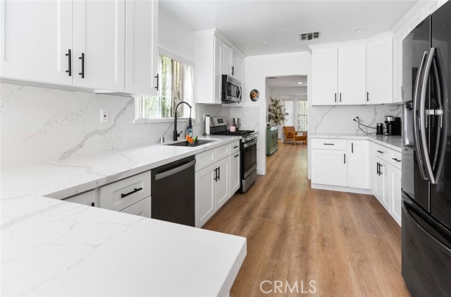 Detail Gallery Image 31 of 56 For 6608 Saint Clair Ave, North Hollywood,  CA 91606 - 4 Beds | 3 Baths