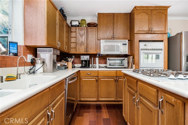 2100 Carnegie Lane, Redondo Beach, California 90278, 3 Bedrooms Bedrooms, ,2 BathroomsBathrooms,Residential,Sold,Carnegie,SB21203957