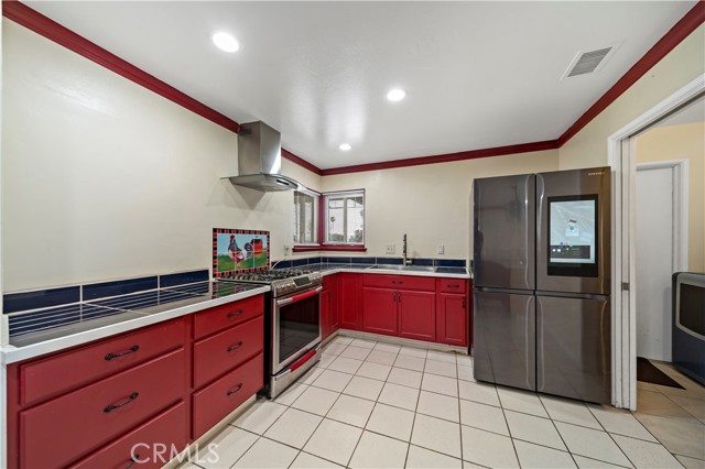 Detail Gallery Image 9 of 46 For 2583 Spring Meadow Ln, Highland,  CA 92346 - 4 Beds | 3/1 Baths
