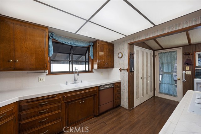 Detail Gallery Image 12 of 37 For 2900 Manhattan Ave, La Crescenta,  CA 91214 - 3 Beds | 2 Baths