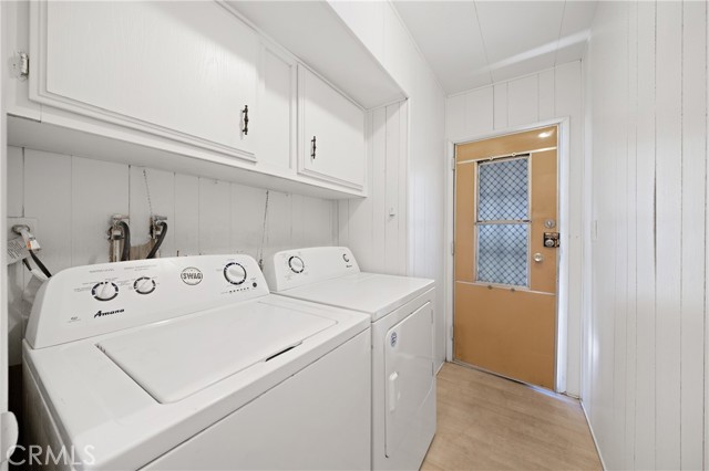 1895 W Devonshire Avenue, Hemet CA: https://media.crmls.org/medias/b48875f1-299d-4237-8fdb-512d7375003a.jpg