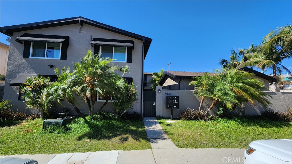 984 El Camino Drive #E