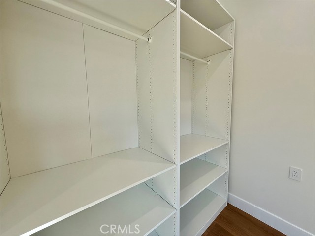 Detail Gallery Image 11 of 15 For 22132 Gault St, Canoga Park,  CA 91303 - 1 Beds | 1 Baths