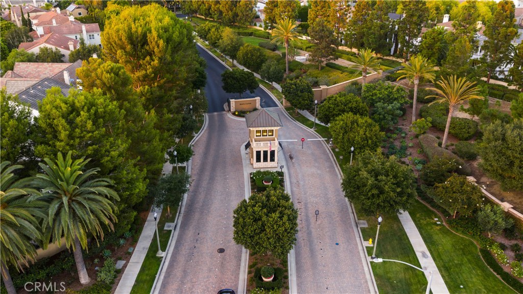 https://media.crmls.org/medias/b48a1983-c77f-41cc-a577-557cc7a2ae7d.jpg?preset=X-Large
