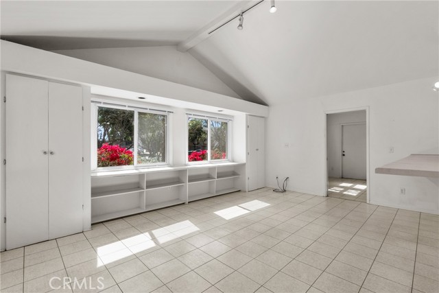 Detail Gallery Image 15 of 52 For 17917 Chase, Northridge,  CA 91325 - 3 Beds | 2/1 Baths