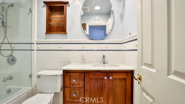 20931 Avenida Amapola, Lake Forest CA: https://media.crmls.org/medias/b48ae8c3-6fac-4b79-92c4-5b8fff74666b.jpg
