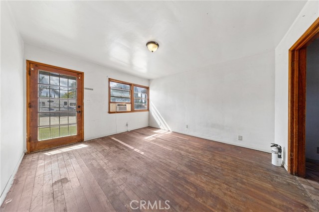 725 Michigan Avenue, Beaumont CA: https://media.crmls.org/medias/b48b61d5-c097-4b61-8427-2f338a66c897.jpg