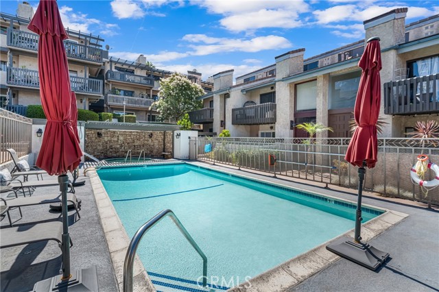 Detail Gallery Image 3 of 19 For 2298 Rose #403,  Signal Hill,  CA 90755 - 2 Beds | 2 Baths
