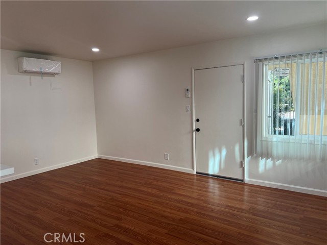 Detail Gallery Image 10 of 17 For 420 B W Alameda Ave #B,  Burbank,  CA 91506 - 2 Beds | 1 Baths