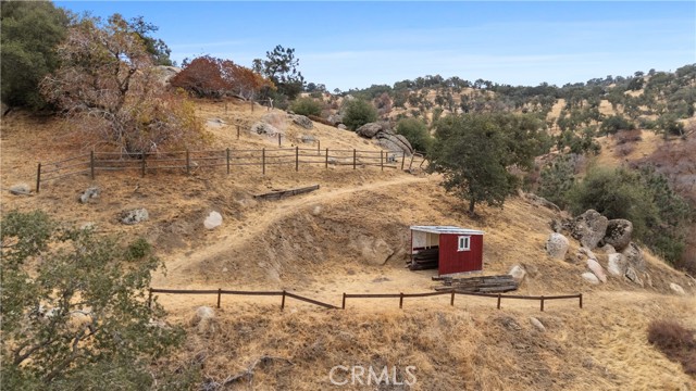 30721 Condor Place, Tehachapi CA: https://media.crmls.org/medias/b48d047a-49ff-44fd-adcb-6dec2adcc988.jpg