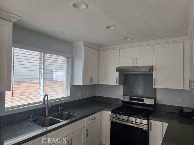 Detail Gallery Image 2 of 15 For 12561 Strathmore, Garden Grove,  CA 92840 - 3 Beds | 2 Baths