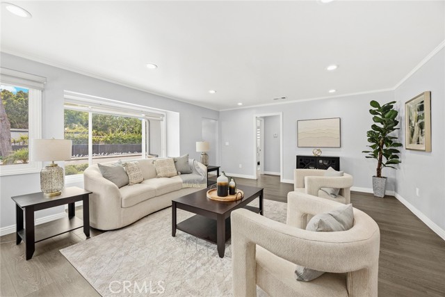 3036 Military Avenue, Los Angeles CA: https://media.crmls.org/medias/b48d9e13-72d5-458f-b63f-941f3c22effa.jpg