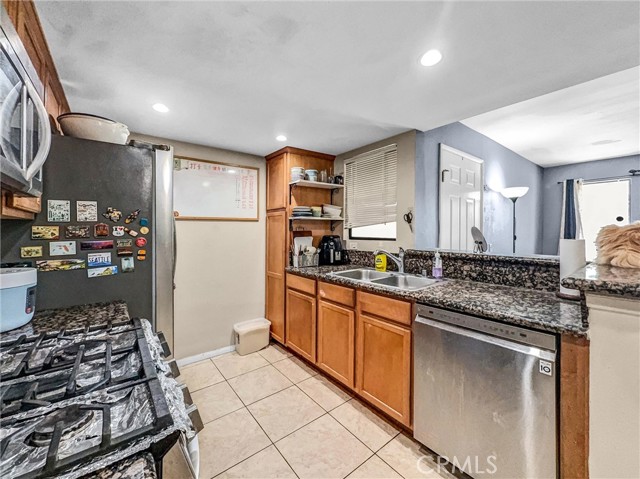 Detail Gallery Image 12 of 27 For 1315 Massachusetts Ave #204,  Riverside,  CA 92507 - 2 Beds | 2 Baths