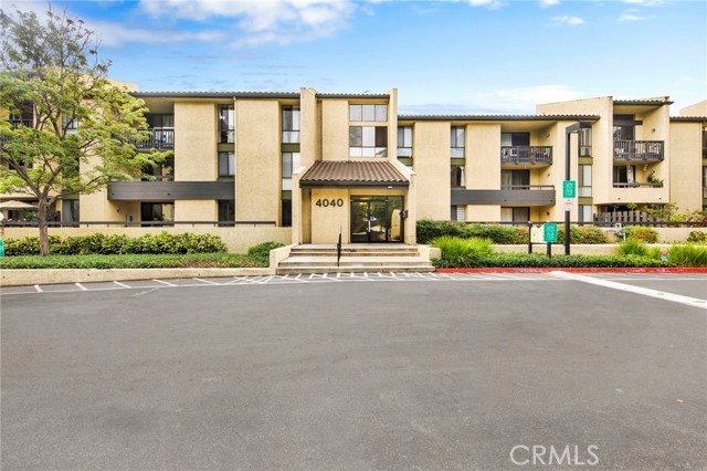 4040 Via Marisol, Highland Park CA: https://media.crmls.org/medias/b48ebc25-40d8-4981-9b6a-7922d28d570a.jpg