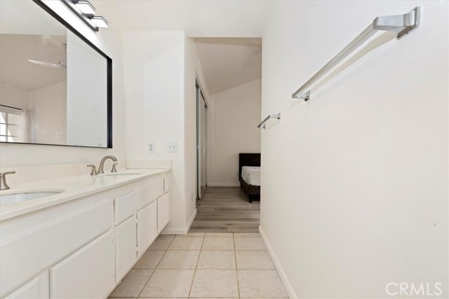 27 Tierra Plano, Rancho Santa Margarita CA: https://media.crmls.org/medias/b48ed990-a51b-42c6-845c-31075f2933cf.jpg