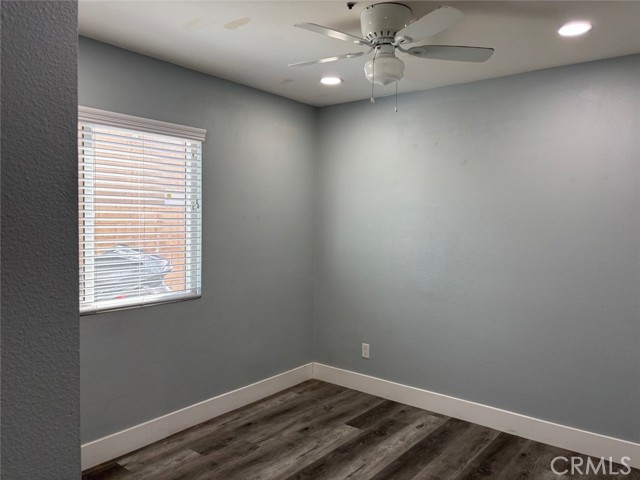 Detail Gallery Image 8 of 16 For 17262 Russo Ct, Fontana,  CA 92336 - 4 Beds | 3 Baths