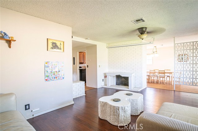 Detail Gallery Image 3 of 39 For 762 N Mulberry Ave, Rialto,  CA 92376 - 4 Beds | 2 Baths
