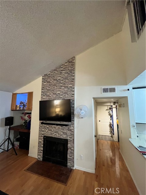 Detail Gallery Image 3 of 18 For 9600 Van Nuys #210,  Panorama City,  CA 91402 - 2 Beds | 1 Baths