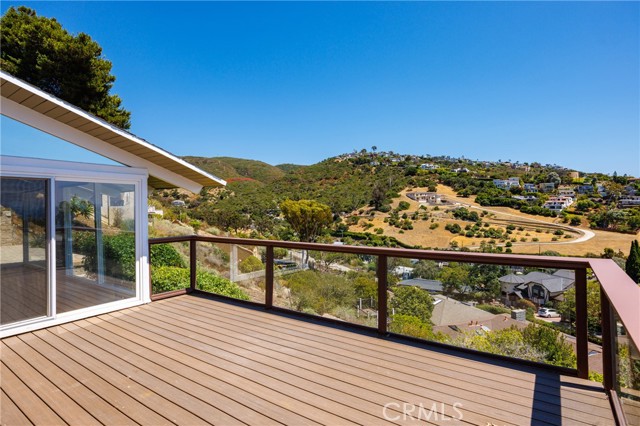 1007 Flamingo Road, Laguna Beach CA: https://media.crmls.org/medias/b490b31a-8407-4cef-87d8-9998d6c4e9ec.jpg