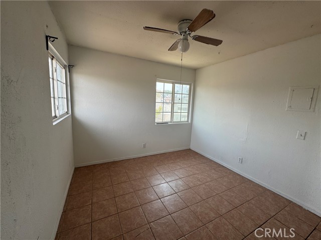 1215 W Oakland Avenue, Hemet CA: https://media.crmls.org/medias/b490e200-9ba4-49dc-8f6a-5e4dc5bbcd59.jpg