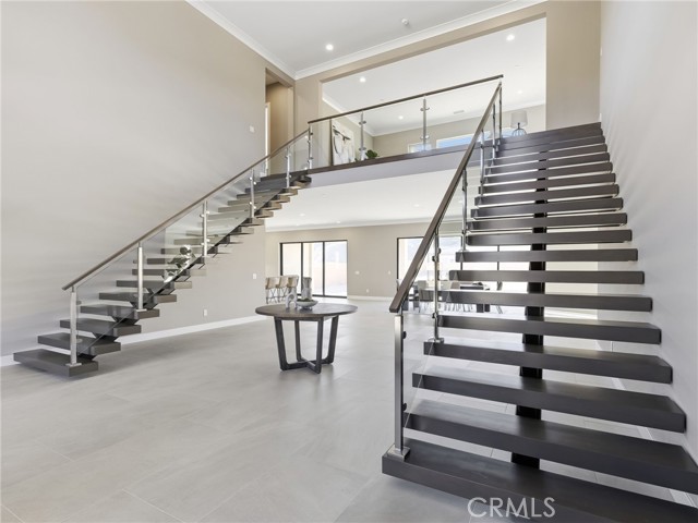 Detail Gallery Image 5 of 41 For 11913 Red Hawk Ln, Porter Ranch,  CA 91326 - 5 Beds | 5/1 Baths