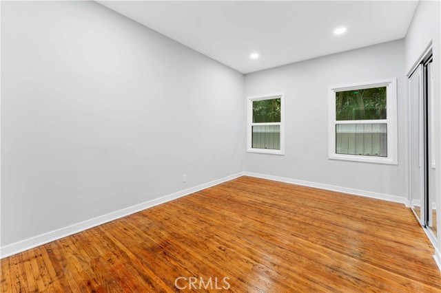 1236 S Cloverdale Avenue, Los Angeles CA: https://media.crmls.org/medias/b4916d99-f82a-41c9-9535-3a493fae596d.jpg