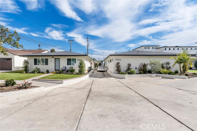 Image 29 of 56 For 17302 Ermanita Avenue