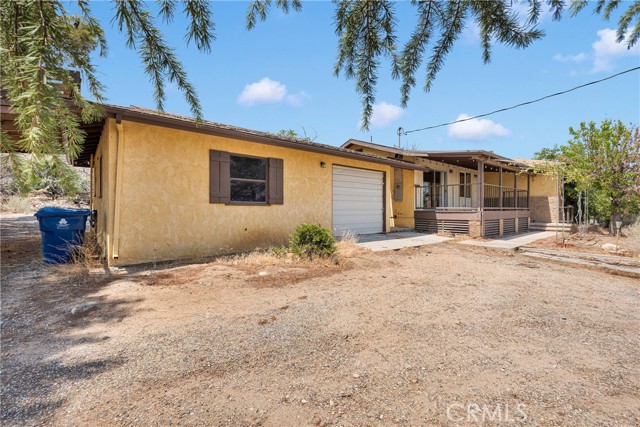 555 Mesquite Road, Pinon Hills CA: https://media.crmls.org/medias/b491bec2-421f-474a-a0f4-f5d3664daf3b.jpg