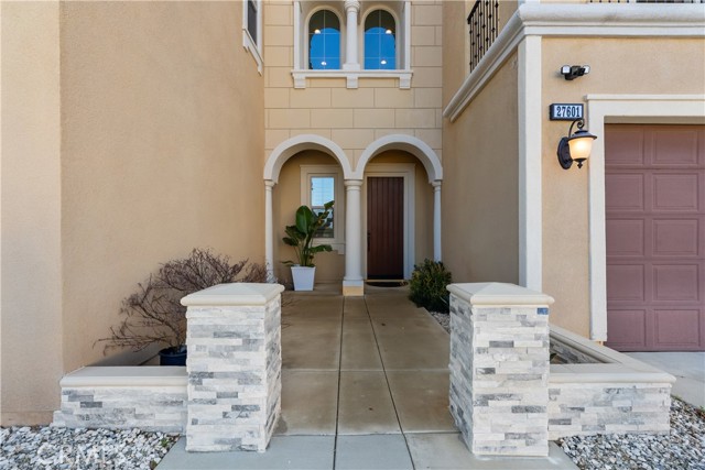 Detail Gallery Image 6 of 73 For 27601 Skylark Ln, Saugus,  CA 91350 - 6 Beds | 5/1 Baths
