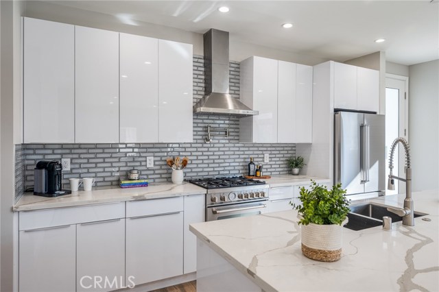 2321 Vanderbilt Lane, Redondo Beach, California 90278, 6 Bedrooms Bedrooms, ,2 BathroomsBathrooms,Residential,Sold,Vanderbilt,CV20231019