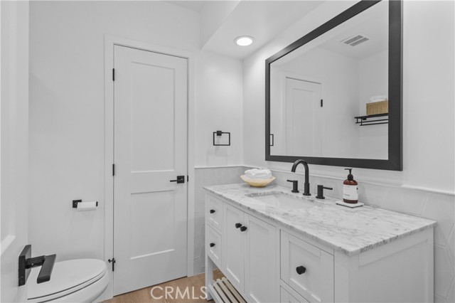 2045 Commodore Road, Newport Beach CA: https://media.crmls.org/medias/b4926d9b-d786-4411-82c1-2f1f7fbbbffd.jpg
