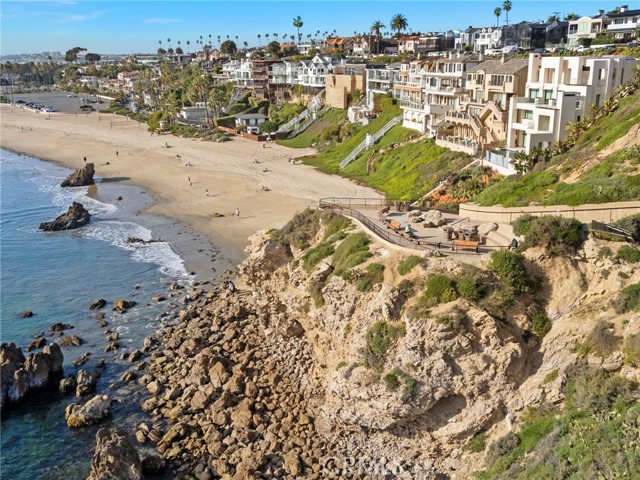 Detail Gallery Image 33 of 68 For 711 1/2 Marigold, Corona Del Mar,  CA 92625 - 2 Beds | 2/1 Baths