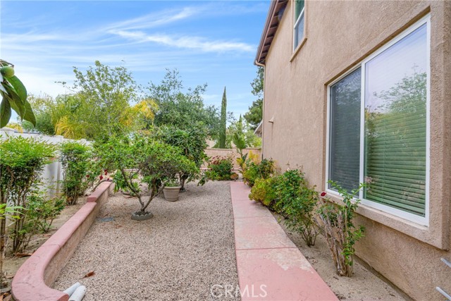 33736 Emerald Creek Court, Temecula CA: https://media.crmls.org/medias/b493ccb8-890b-4b97-963a-228160ac9163.jpg