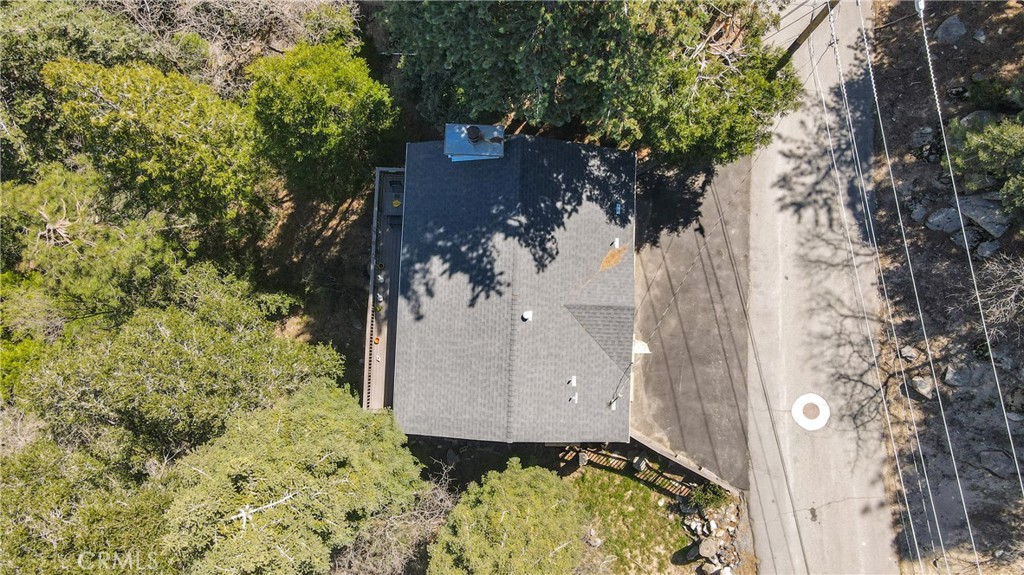 https://media.crmls.org/medias/b493ddf5-f0e2-410d-8700-4df1cadde147.jpg?preset=X-Large
