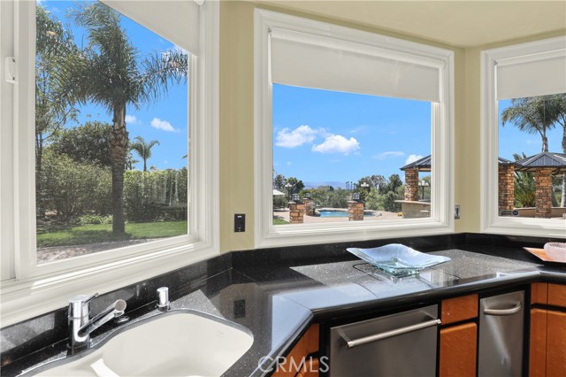 Detail Gallery Image 17 of 69 For 7231 Brandon Ct, Riverside,  CA 92506 - 6 Beds | 6/1 Baths