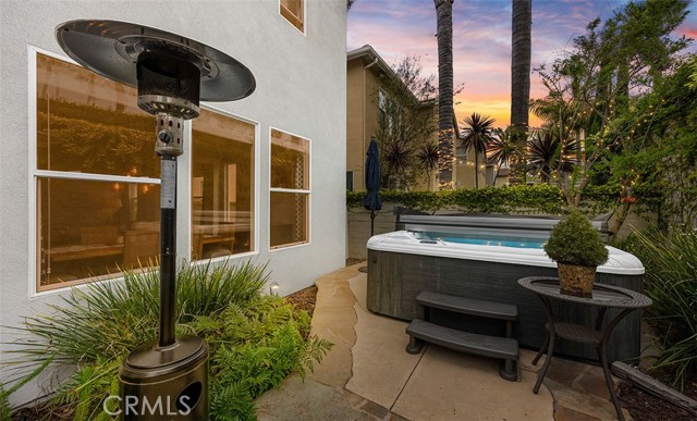 6615 Feather Drive, Huntington Beach CA: https://media.crmls.org/medias/b4949d36-f4b0-4542-835a-8e65622c81a4.jpg