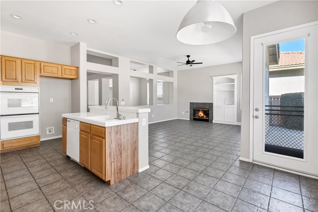 29658 Painted Desert Drive, Menifee CA: https://media.crmls.org/medias/b494a913-693c-4b00-807e-c624bce810e0.jpg