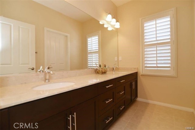 Detail Gallery Image 10 of 14 For 308 Bronze, Irvine,  CA 92618 - 4 Beds | 3 Baths