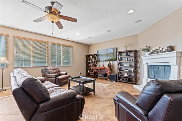 Detail Gallery Image 17 of 48 For 31637 Meadow Ln, Winchester,  CA 92596 - 5 Beds | 4 Baths