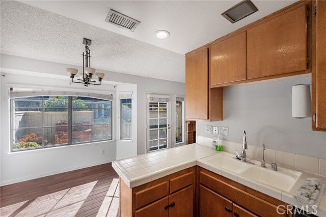 Detail Gallery Image 6 of 29 For 1700 W Cerritos Ave #229,  Anaheim,  CA 92804 - 3 Beds | 2/1 Baths