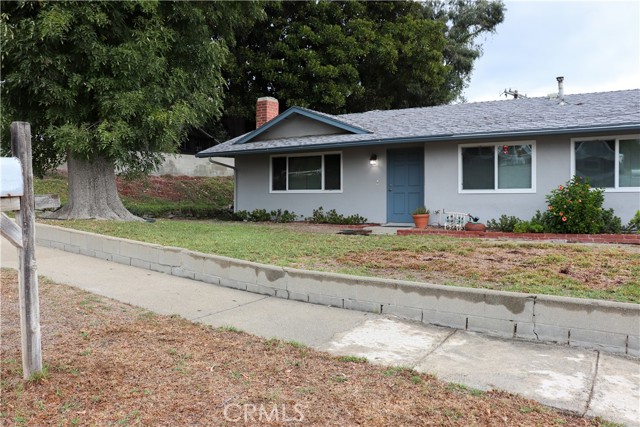 11260 Dominica Ave photo 1