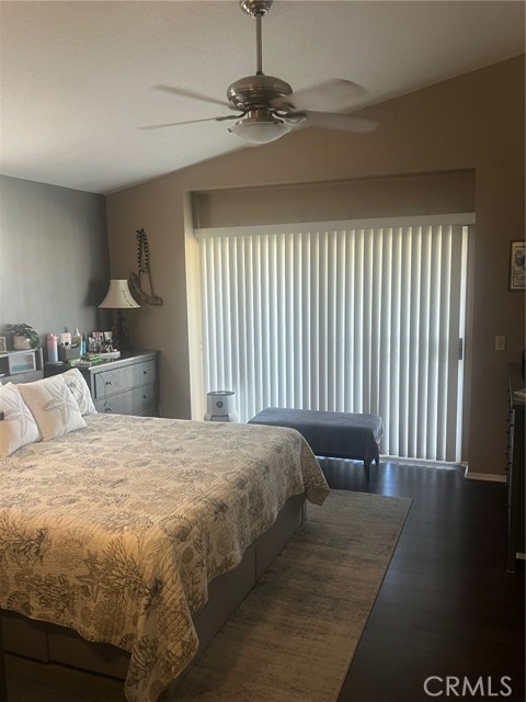 2519 E Lingard Street, Lancaster CA: https://media.crmls.org/medias/b49719e3-f028-4e9d-98cd-33aa1c5a15a0.jpg