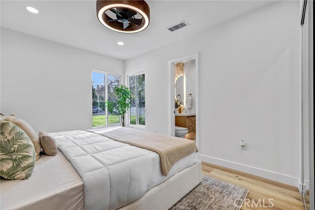 Detail Gallery Image 24 of 43 For 13021 Killion St, Sherman Oaks,  CA 91401 - 3 Beds | 2/1 Baths