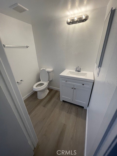 Detail Gallery Image 6 of 9 For 333 Myrtle, Glendale,  CA 91203 - 2 Beds | 2/1 Baths